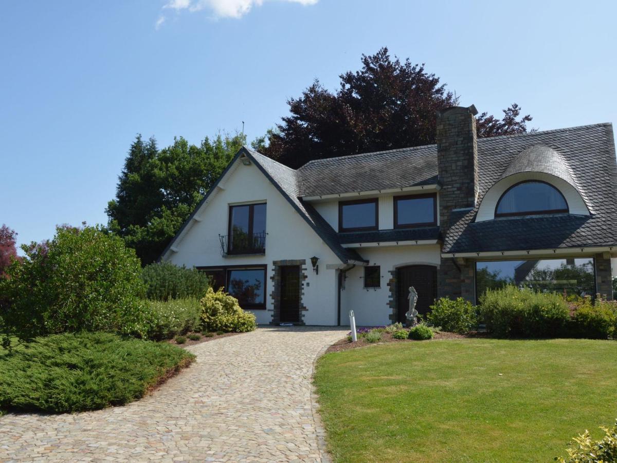 Elegant Villa In Stavelot With Fitness Playroom Exterior photo